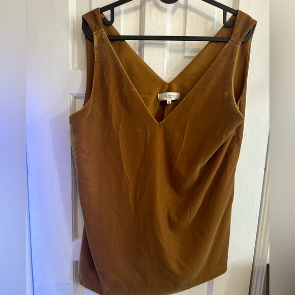 Top - Picture 6 of 12